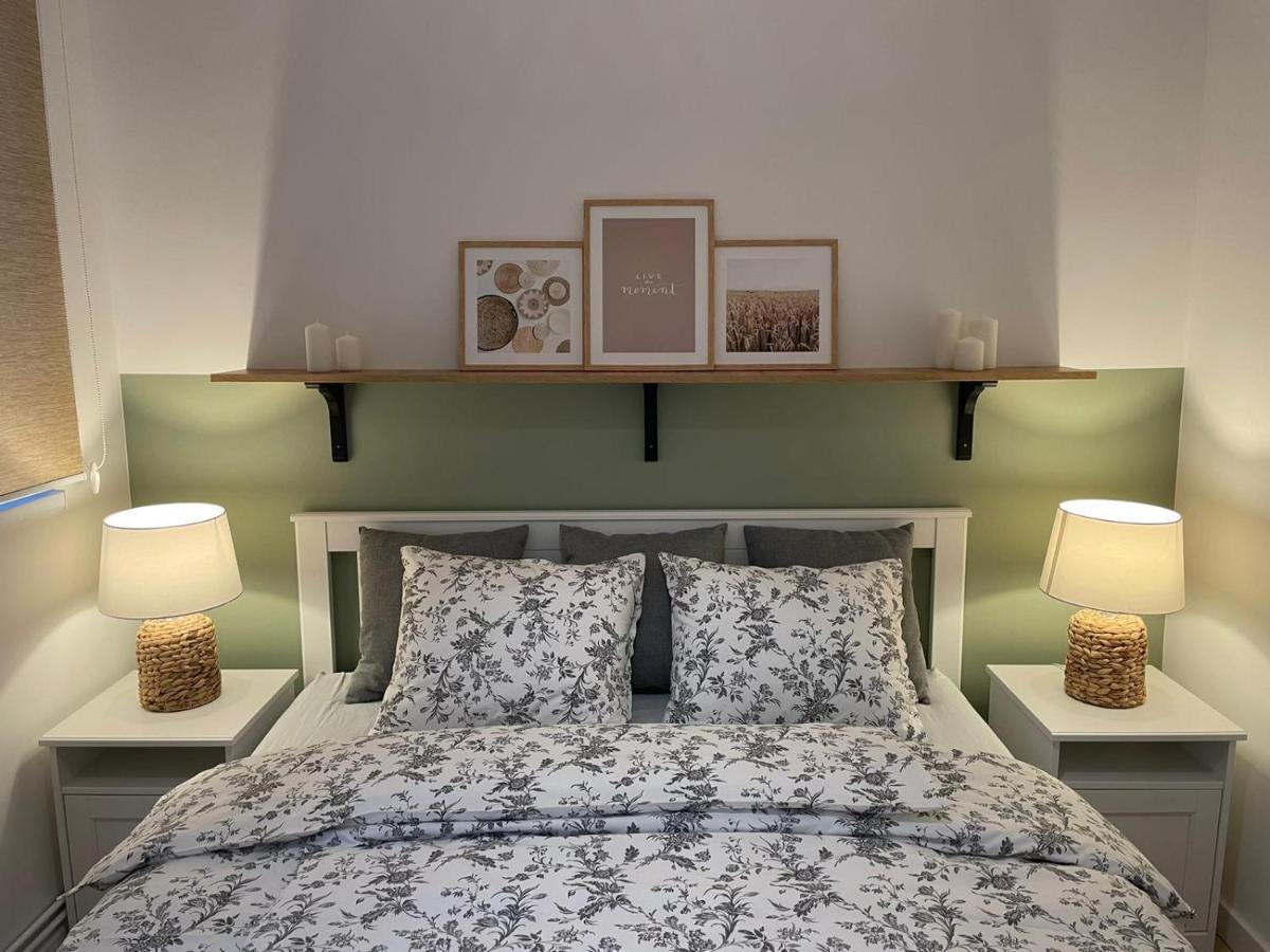 Apartamenty Guzik 22 ครอสโน ภายนอก รูปภาพ